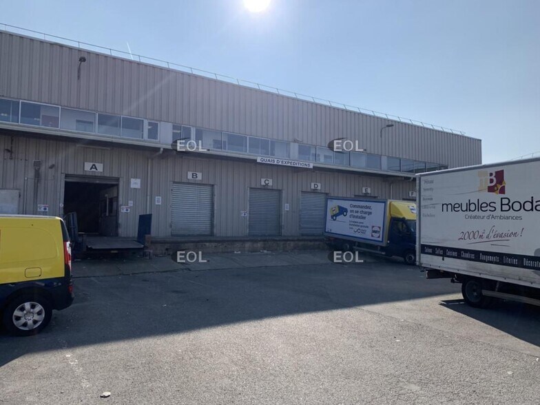 Industrial in Sucy-en-Brie to rent - Building Photo - Image 2 of 7