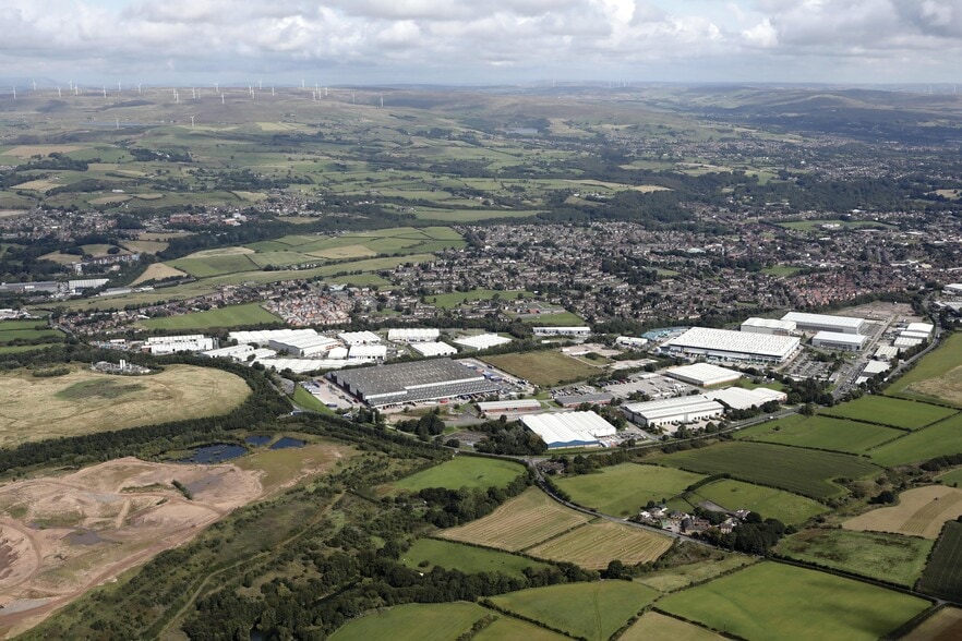 Pilsworth Rd, Heywood to rent - Building Photo - Image 3 of 4