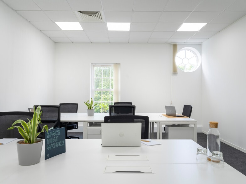 Start Hl, Bishop's Stortford to rent - Interior Photo - Image 3 of 6