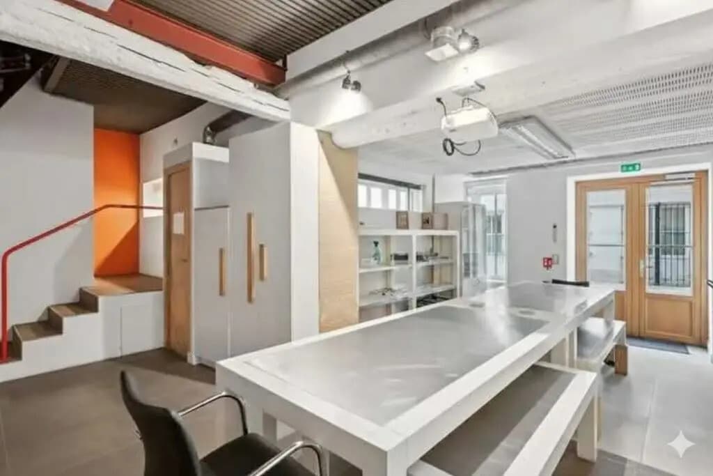 Location Commerce 360 m² - Photo 1