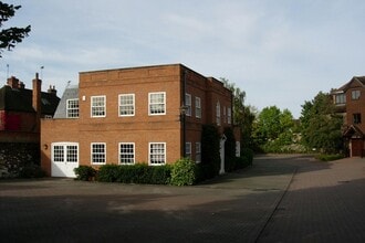 1 Waverley Ln, Farnham to rent Building Photo- Image 2 of 4