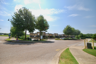 220-292 Parkstone Pl, Jackson, TN for rent Building Photo- Image 1 of 21