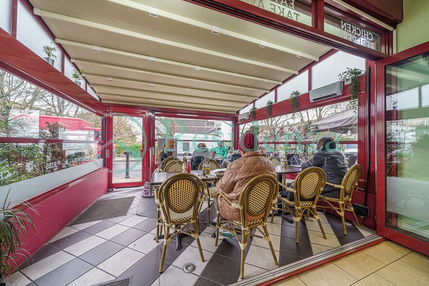 89-89A Lavender Hl, London to rent - Building Photo - Image 2 of 10