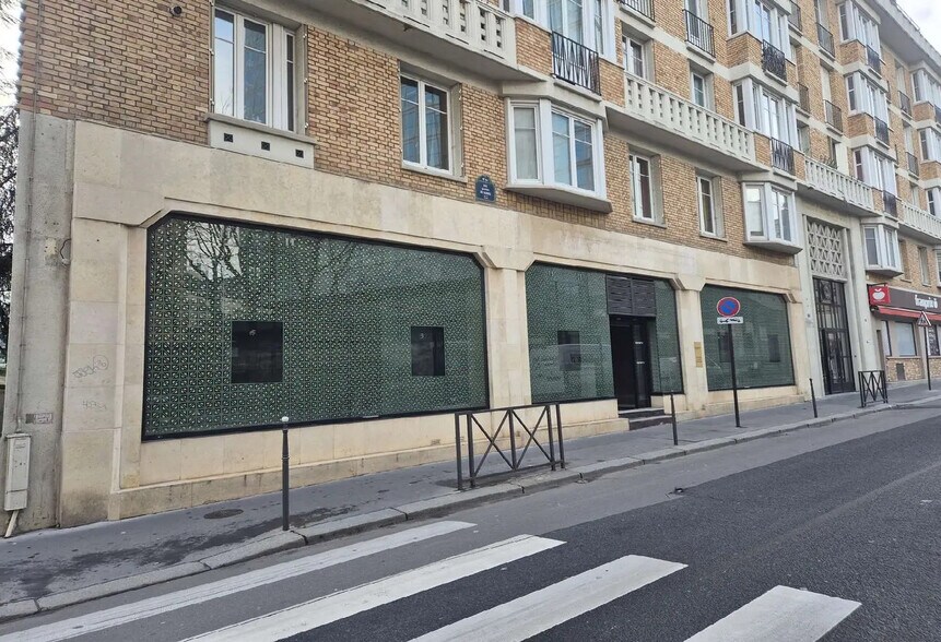 Retail in Paris to rent - Building Photo - Image 2 of 10