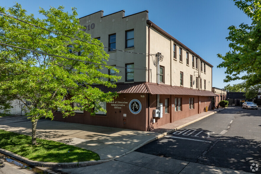 910 4th Ave, Asbury Park, NJ for rent - Building Photo - Image 3 of 10