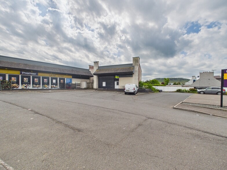 81 Glendoune St, Girvan to rent - Building Photo - Image 1 of 7