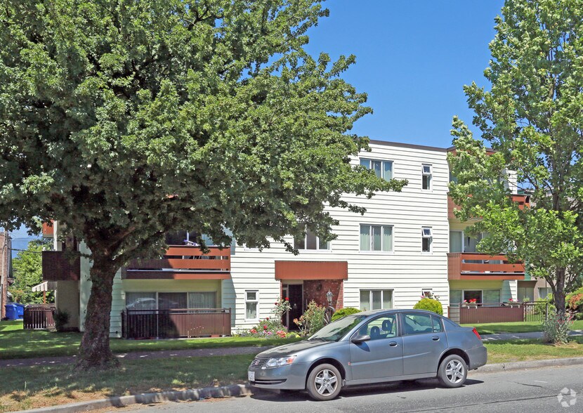 35 E 16th Ave, Vancouver, BC for sale - Building Photo - Image 1 of 1