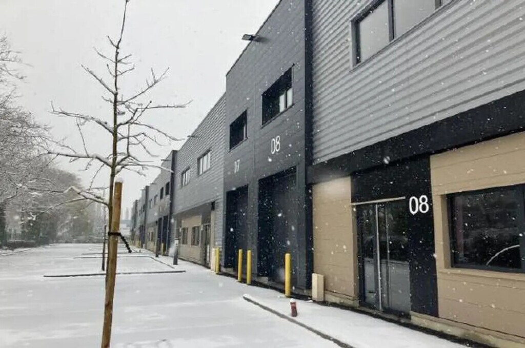 Location Local d'activités 1 000 m² à 2 038 m² - Photo 1