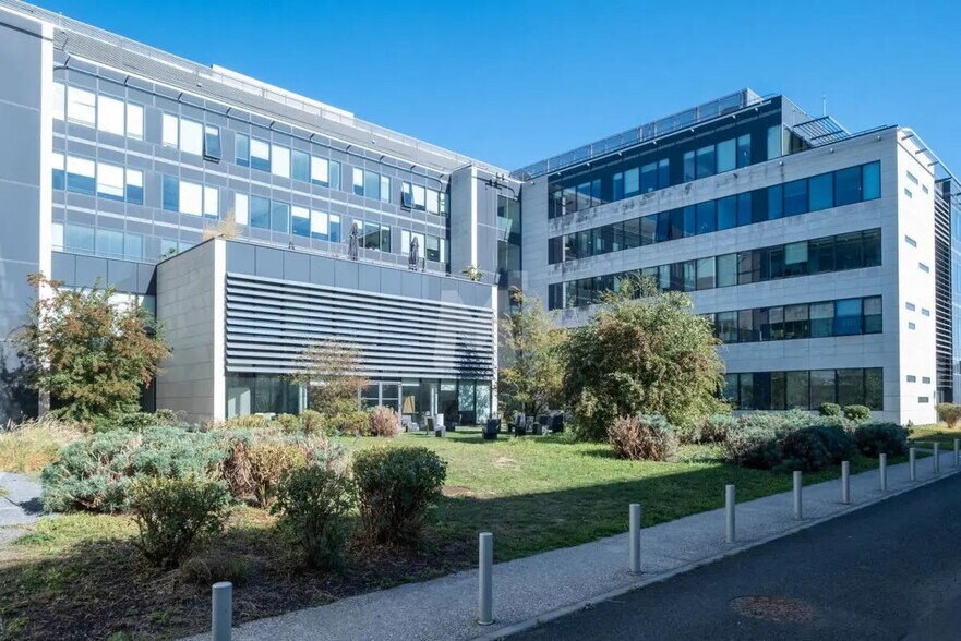 Office in Rungis to rent - Building Photo - Image 3 of 11