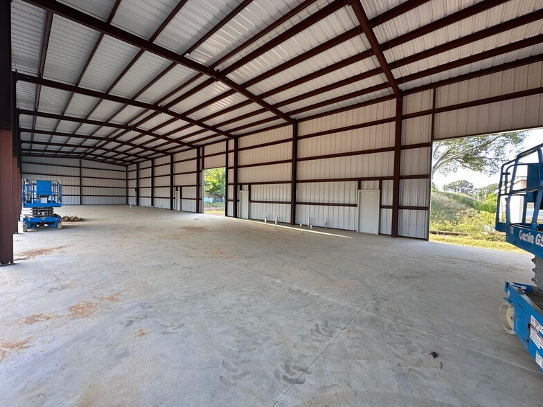 18491 Highway 105, Cleveland, TX for rent - Building Photo - Image 2 of 2