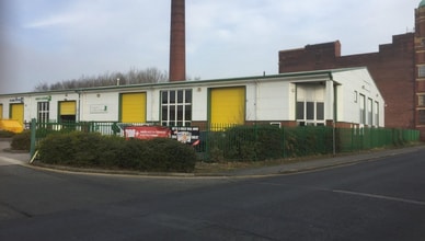 Butts St, Leigh to rent Building Photo- Image 1 of 9