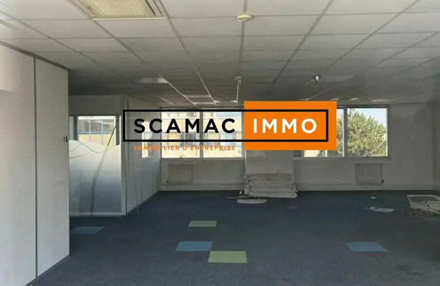 Industrial in Gennevilliers to rent - Interior Photo - Image 3 of 4