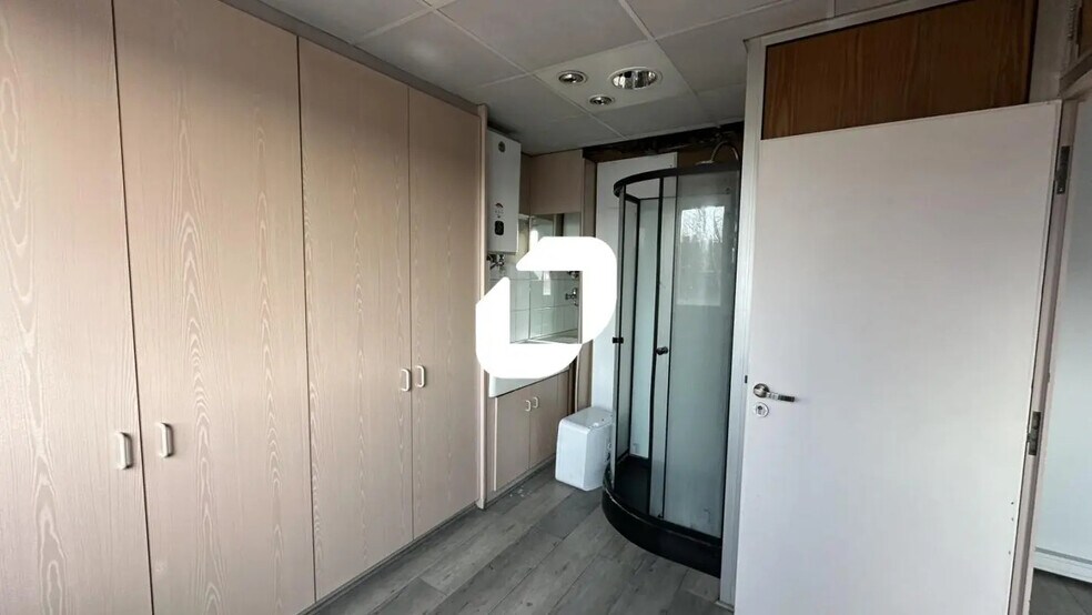 26 A Rue Du Maréchal Lefèbvre, Strasbourg to rent - Interior Photo - Image 3 of 10