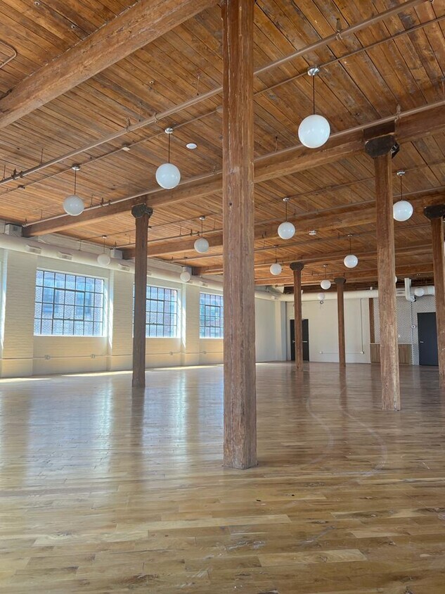 32 Bridge St, Brooklyn, NY for rent Building Photo- Image 1 of 5