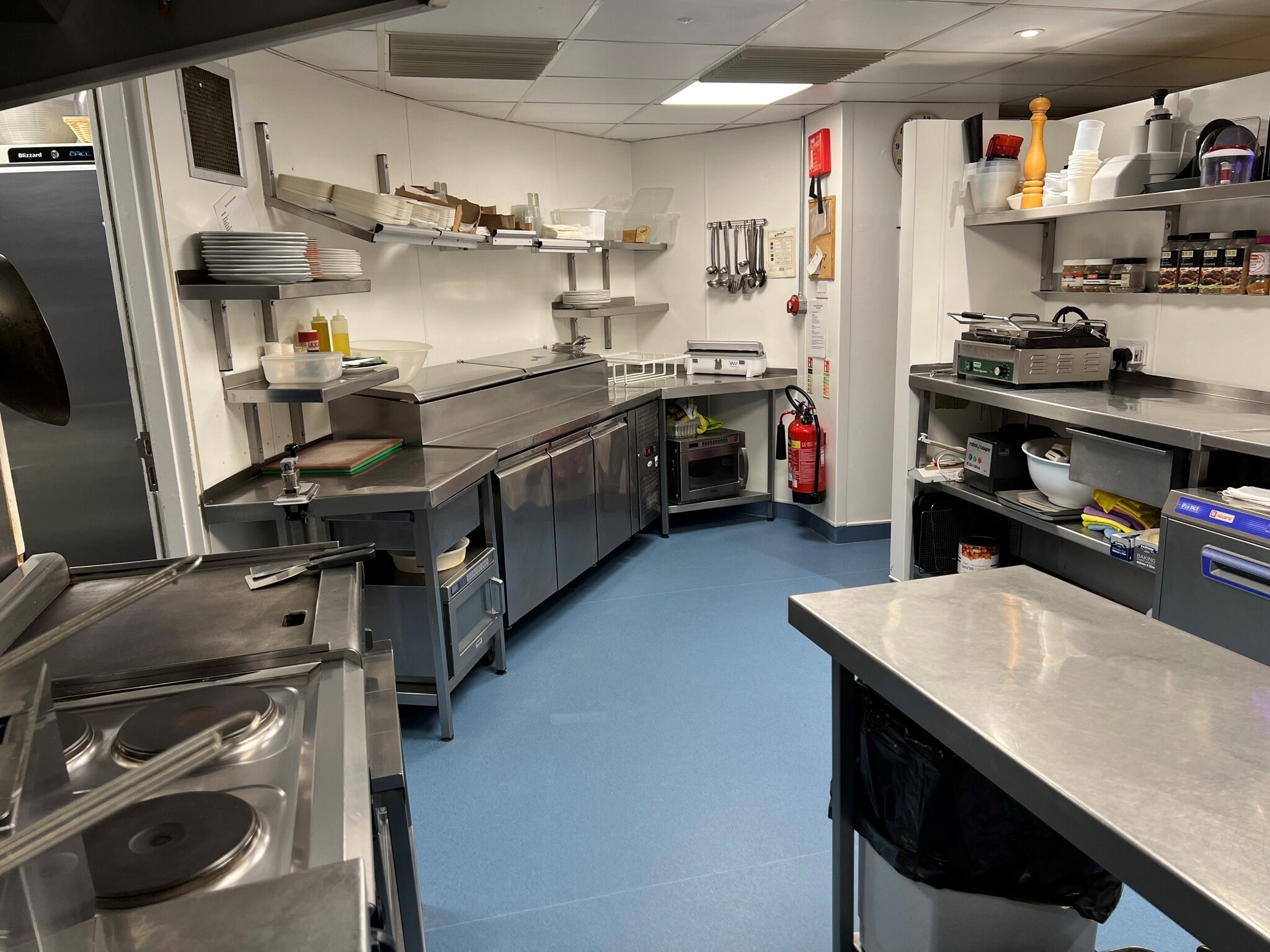 Queens Rd, Jersey to rent Interior Photo- Image 1 of 4