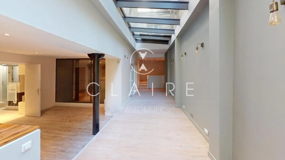 Retail in Paris for sale - Interior Photo - Image 3 of 10