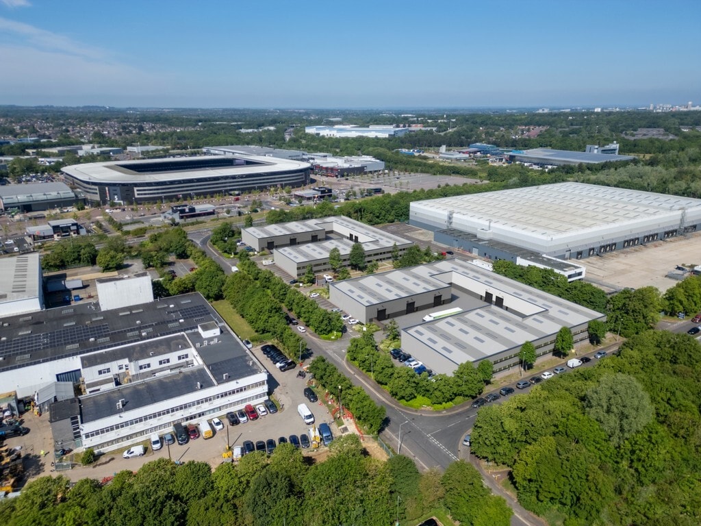 Dawson Rd, Milton Keynes to rent Building Photo- Image 1 of 6