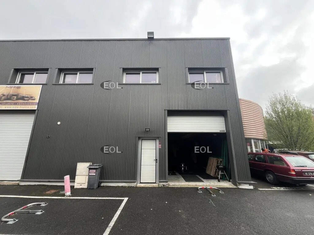 Vente Local d'activités 200 m² - Photo 1