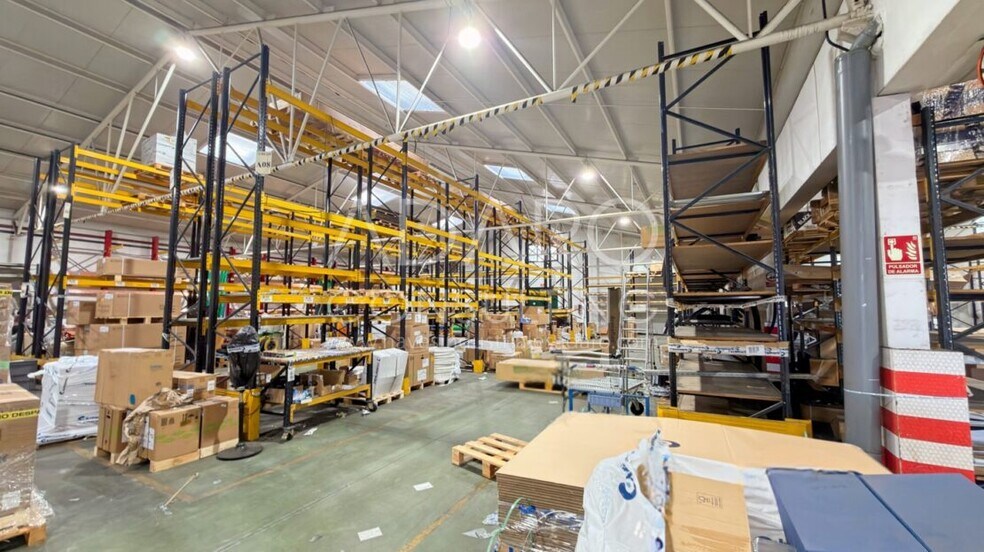 Industrial in Torrejón de Ardoz, Madrid for sale - Interior Photo - Image 2 of 5