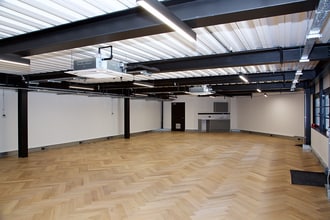 32-40 Gordon House Rd, London to rent Interior Photo- Image 1 of 4