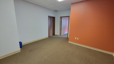 306 W Superior St, Duluth, MN for rent Interior Photo- Image 2 of 5