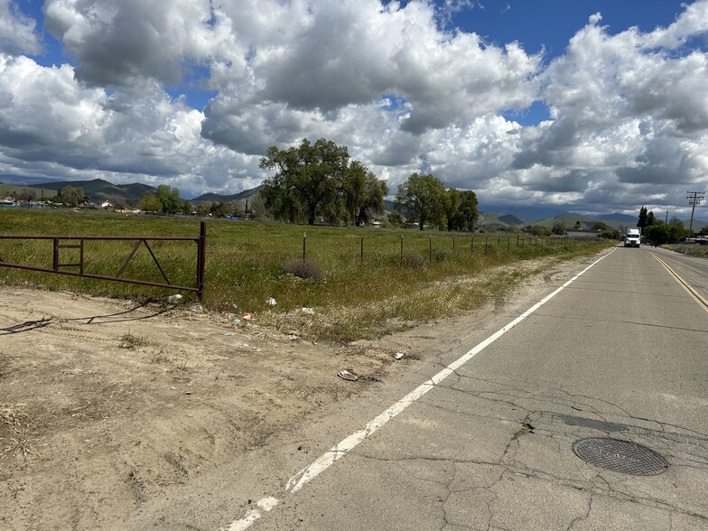 W. Springville Avenue, Porterville, CA for rent - Primary Photo - Image 1 of 3