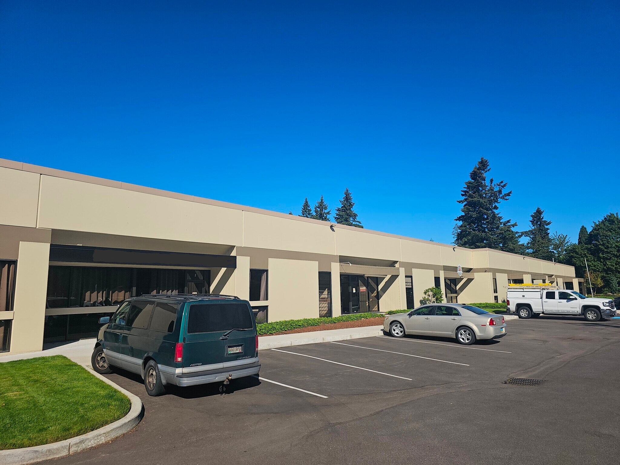 9325-9425 SW Commerce Cir, Wilsonville, OR for sale Building Photo- Image 1 of 1