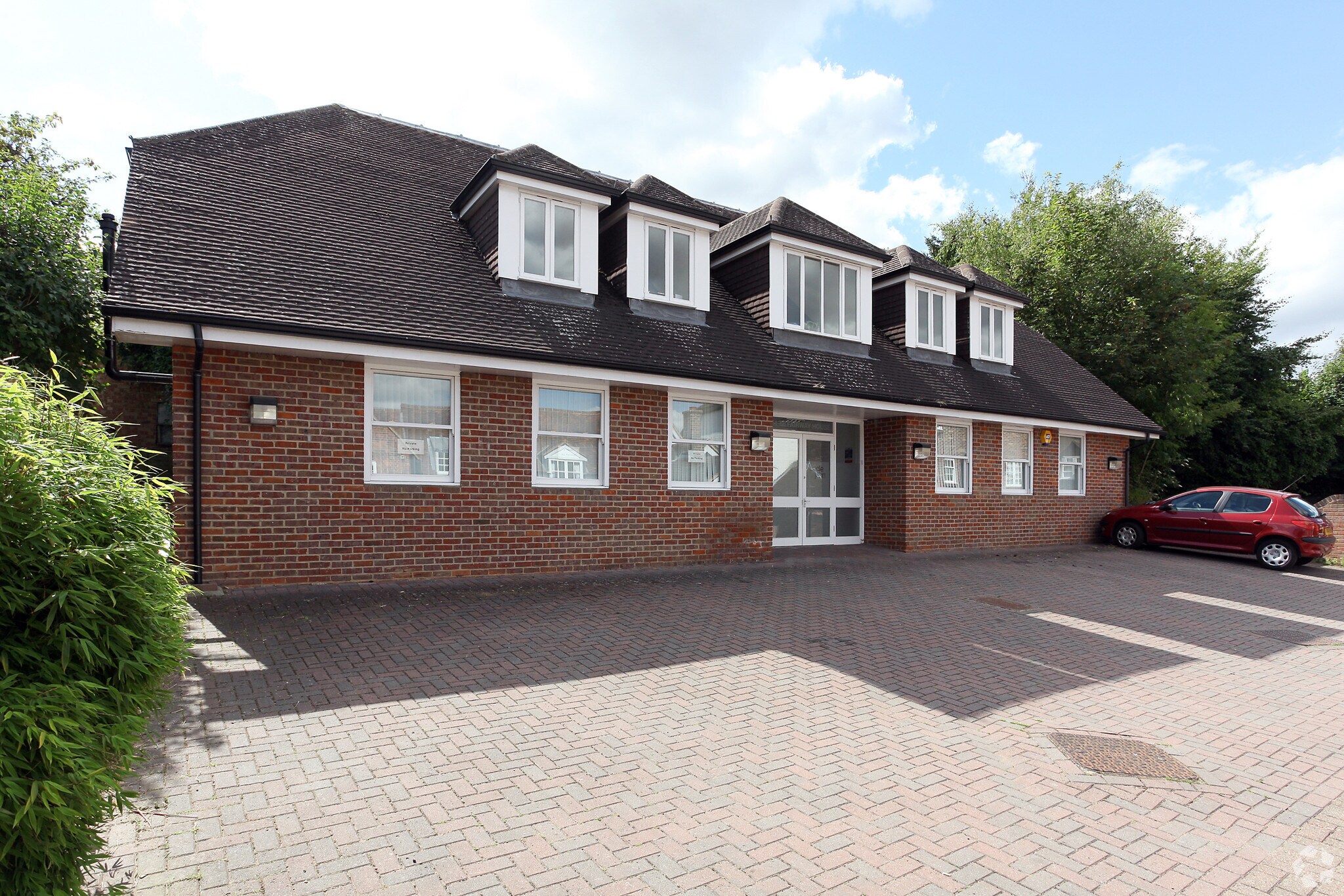 High St, Great Missenden for sale Primary Photo- Image 1 of 8