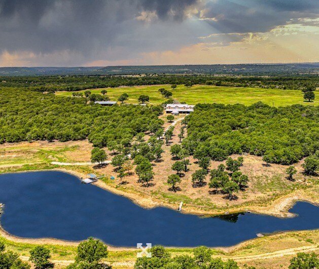 651 Eason, Jacksboro, TX for sale - Primary Photo - Image 1 of 1