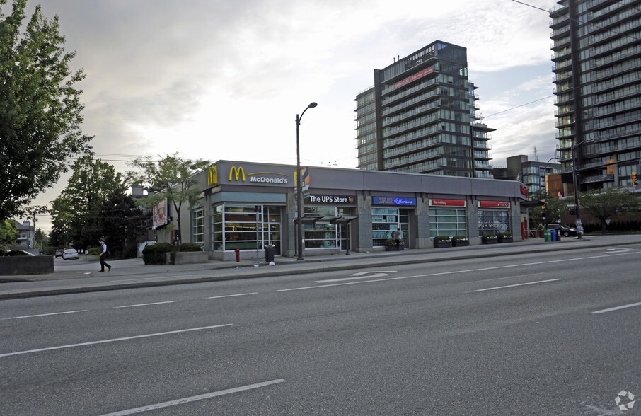 8615-8631 Granville St, Vancouver, BC for rent - Building Photo - Image 2 of 9