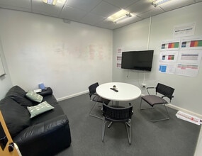 Washingley Rd, Huntingdon to rent Interior Photo- Image 2 of 5