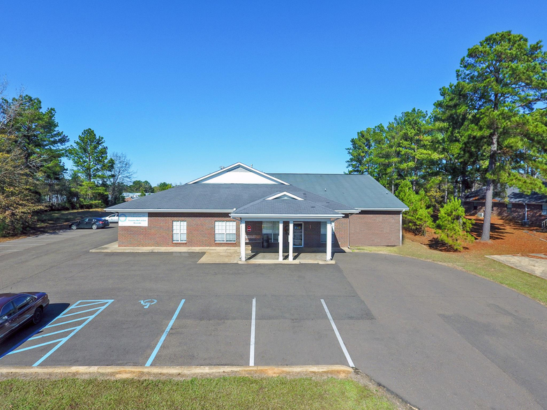 107 Ridgewood Cir, Kosciusko, MS for sale - Building Photo - Image 1 of 1