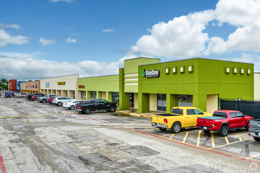 701 S Stemmons Fwy, Lewisville, TX for sale - Primary Photo - Image 1 of 1