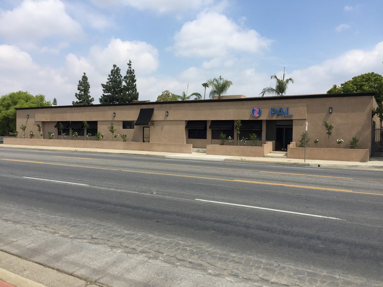 2920 F St, Bakersfield, CA for sale - Building Photo - Image 1 of 1