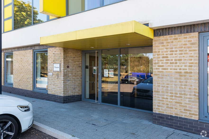 Nesfield Rd, Colchester to rent - Building Photo - Image 3 of 16