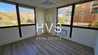 Office in Vitrolles to rent Interior Photo- Image 2 of 5