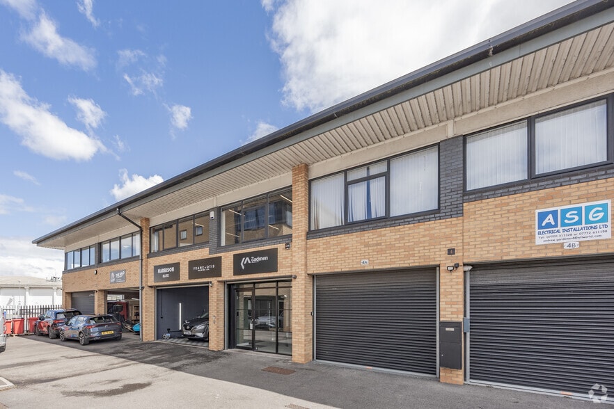 Rhymney River Bridge Rd, Cardiff to rent - Building Photo - Image 2 of 8