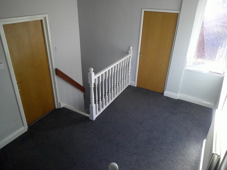 198-200 High St E, Wallsend to rent - Building Photo - Image 3 of 16