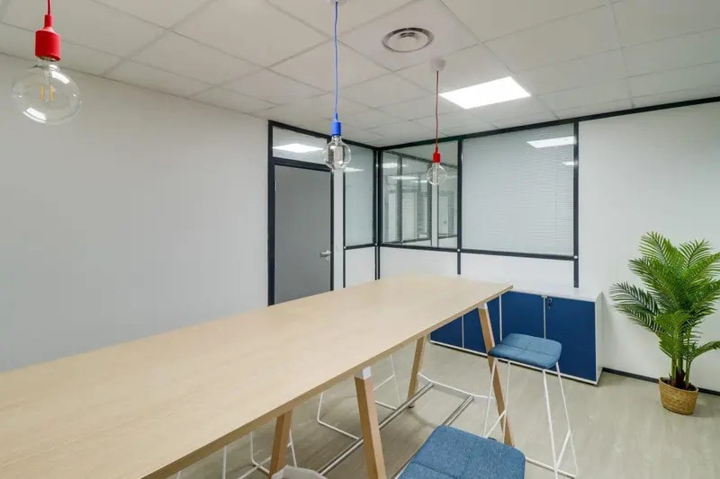 Office in Villiers-sur-Marne to rent - Building Photo - Image 2 of 4