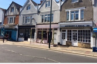 30 Staines Rd, Twickenham for sale Primary Photo- Image 1 of 1