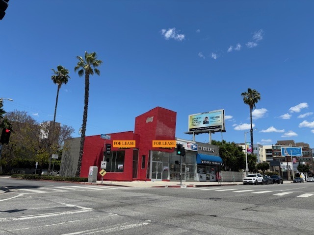 901-903 N Fairfax Ave, West Hollywood, CA for rent - Building Photo - Image 2 of 8