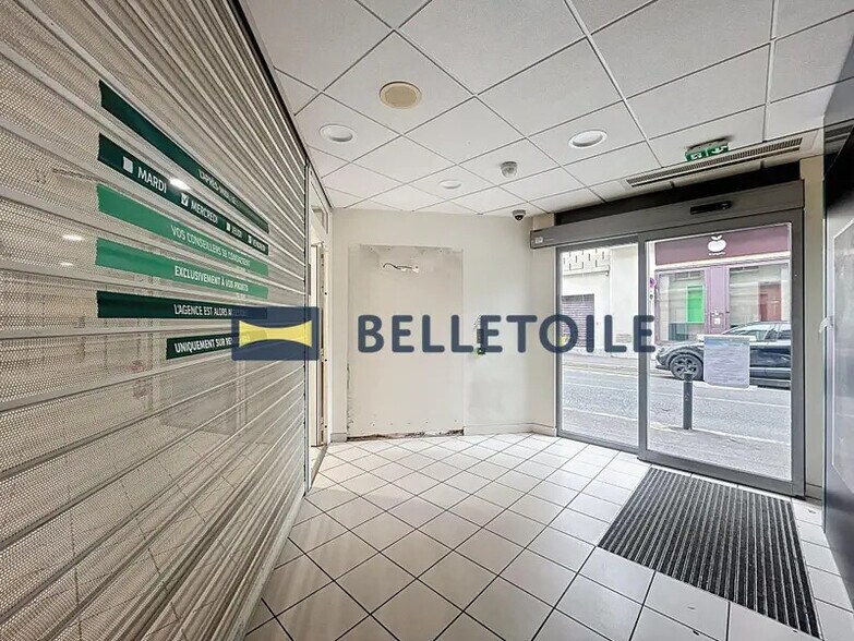 Retail in Maisons-Alfort to rent - Lobby - Image 2 of 19
