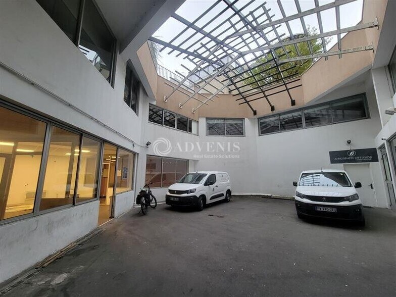 23 Rue Pierre Curie, Courbevoie to rent - Building Photo - Image 1 of 8