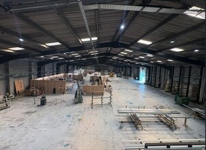 Rook Ln, Bradford to rent Interior Photo- Image 1 of 3