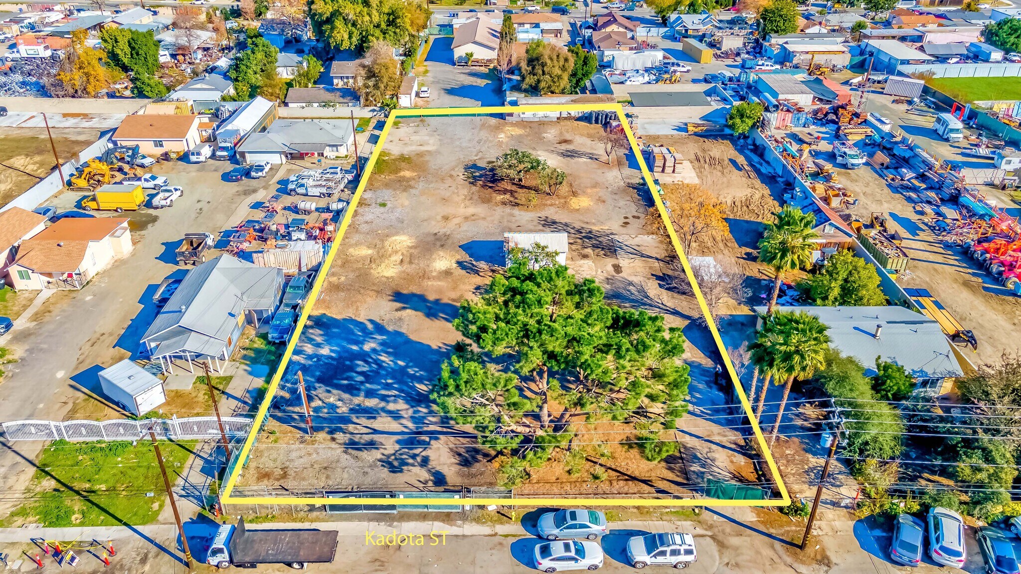 11211-11225 Kadota Ave, Pomona, CA for sale Primary Photo- Image 1 of 1