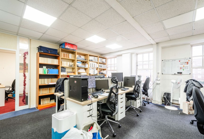 414-422 Hackney Rd, London for sale - Interior Photo - Image 2 of 7