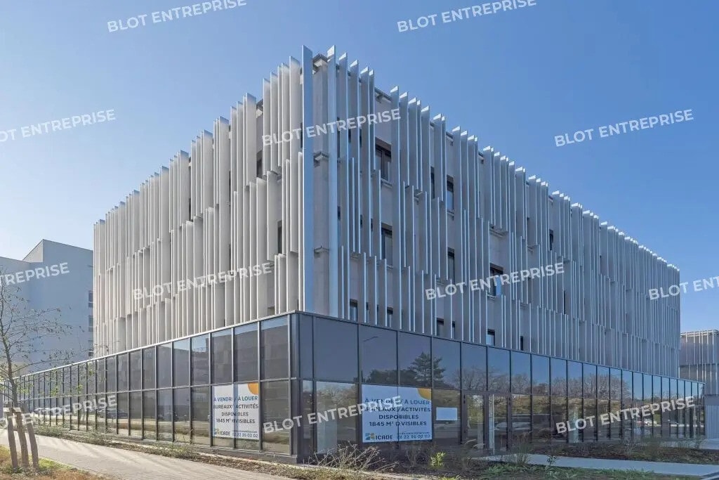 Location Bureaux 290 m² - Photo 1