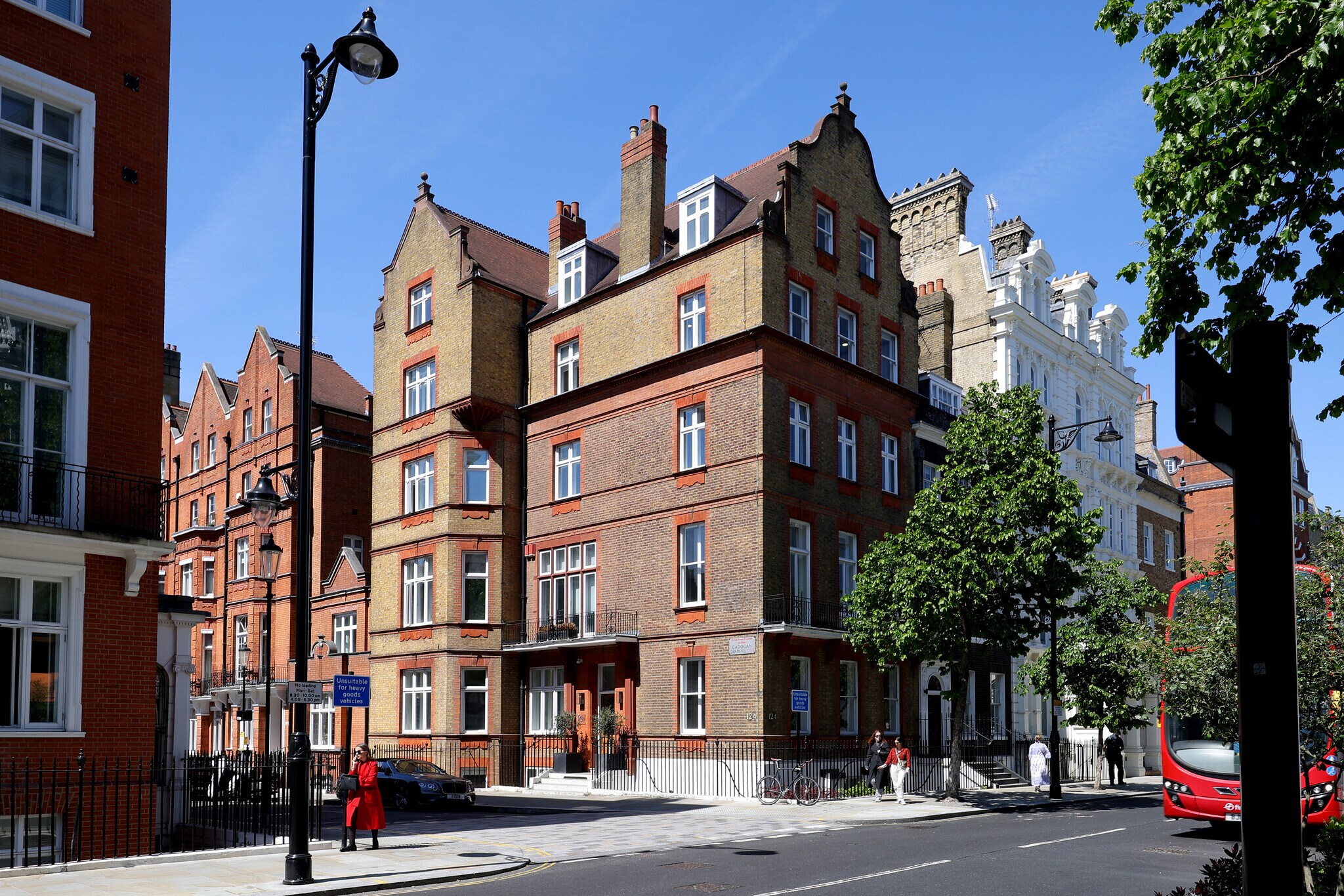 124 Sloane St, London to rent Primary Photo- Image 1 of 11