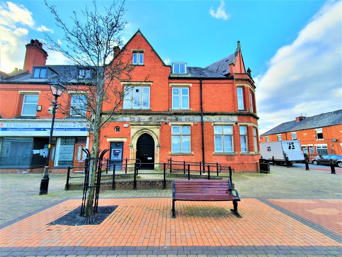 2 Houldsworth Sq, Stockport to rent Building Photo- Image 1 of 11
