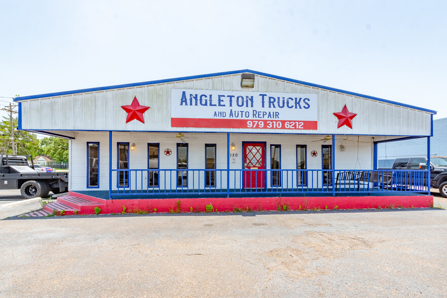 120 E Mulberry St, Angleton, TX for sale - Building Photo - Image 1 of 1